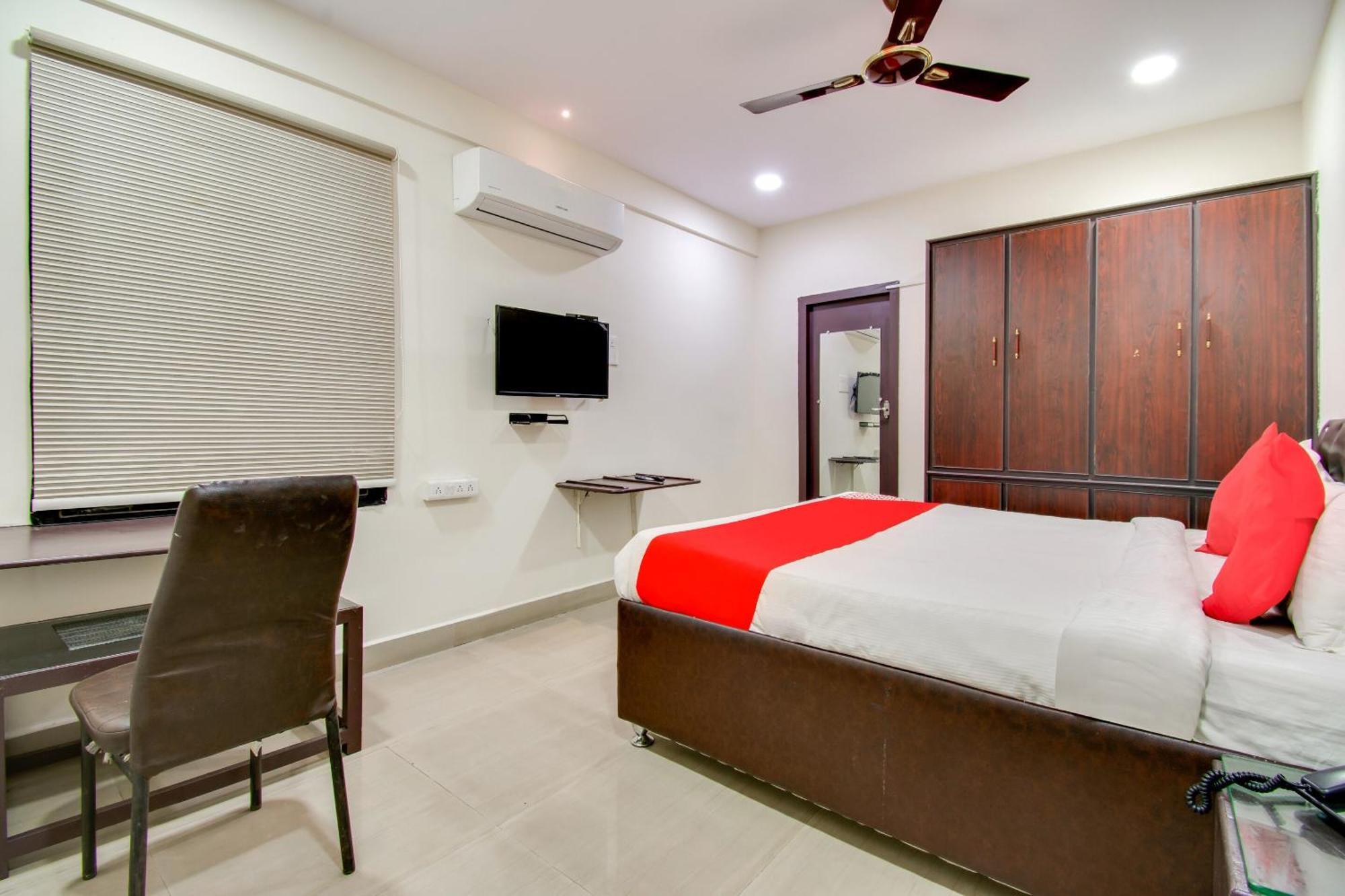Oyo Akshaya Inn Vijayawāda Exterior foto
